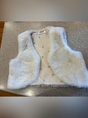 Kappahl Cream Faux Fur Kids Vest 12-18mo toddler girl